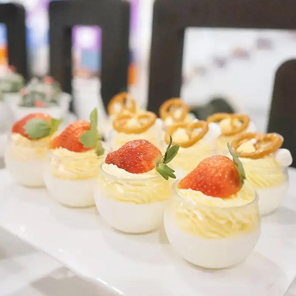Champagne Tower Set - 丸い小さなプラスチック製デザートカップ、ミニクリアプラスチックボウル、リサイクル可能、飛散防止、透明プラスチック製サラダボウル