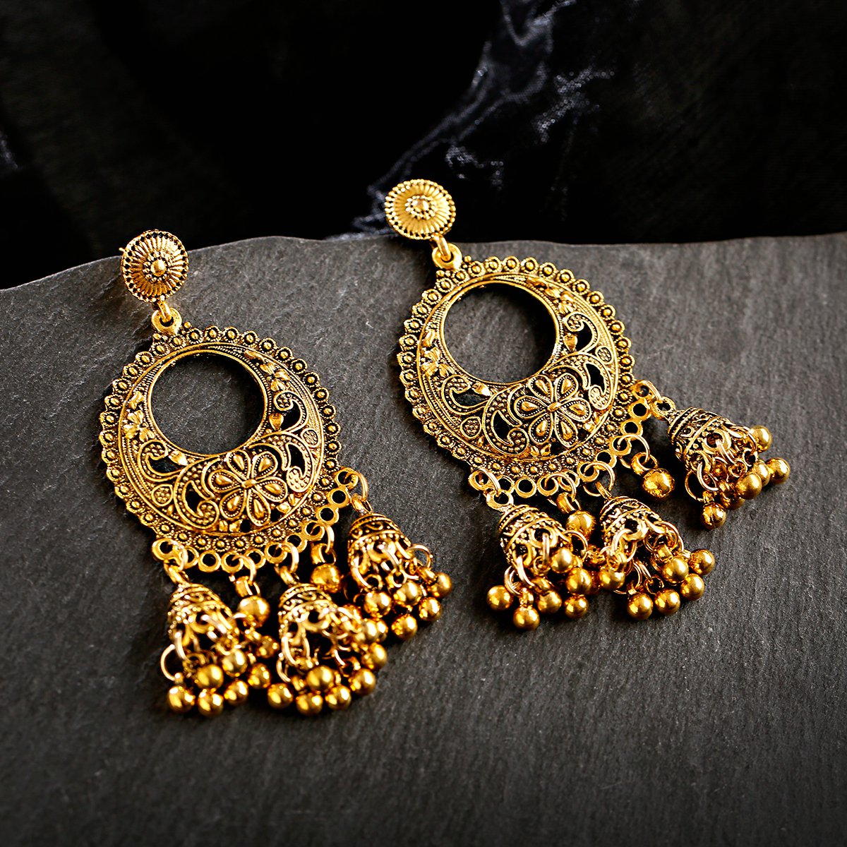 エスニックフラワータッセル インド ジュムカ イヤリング レ - Indian Wedding Supply のレビューと価格